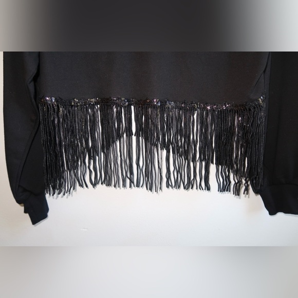 Le Lis Women’s Fringe Sequin Cropped Sweatshirt - Picture 4 of 6